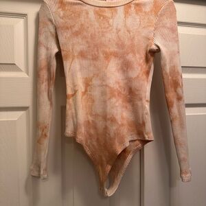 Pink Lily Ribbed Tie-Dye Bodysuit in White and Cream